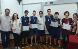 Os alunos participantes da XXII OBA receberam certificados e as medalhas