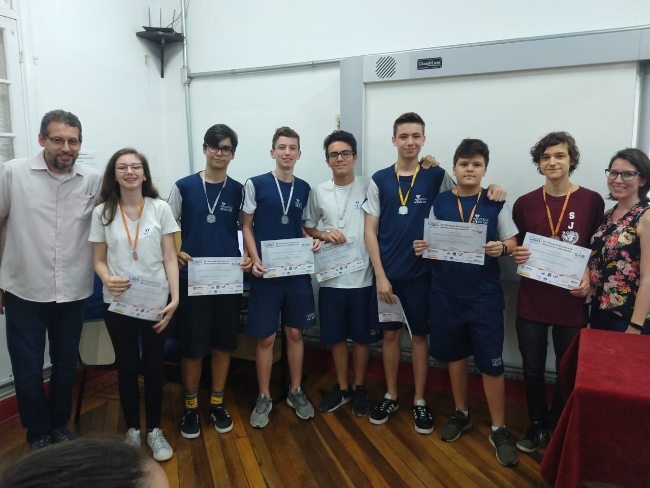 Os alunos participantes da XXII OBA receberam certificados e as medalhas